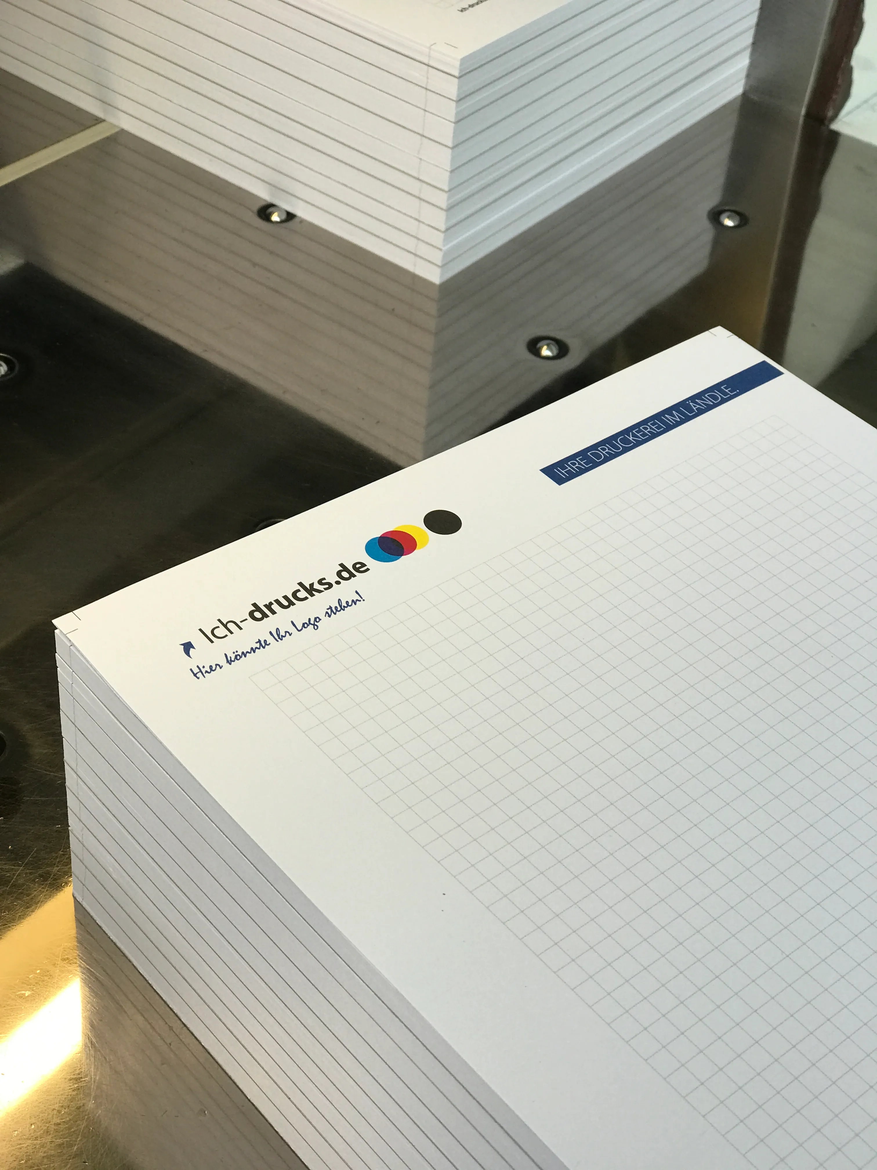 Bedruckte Schreibblöcke aus eigener Produktion