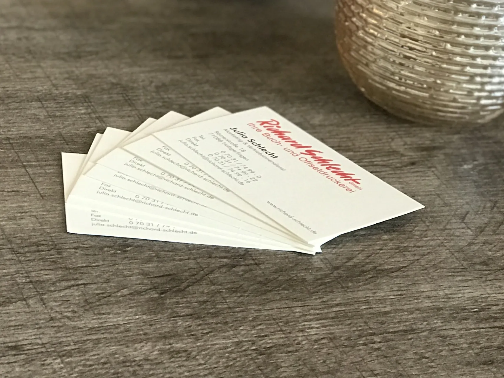 Visitenkarten der Richard Schlecht GmbH, aufgefächert